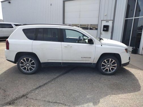 Bright White 2016 Jeep Compass Sport