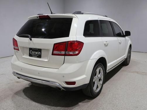 White 2016 Dodge Journey Crossroad