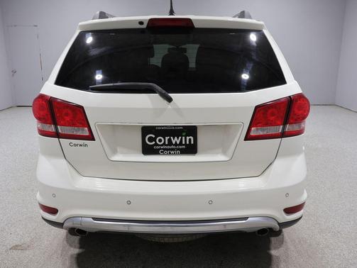 White 2016 Dodge Journey Crossroad