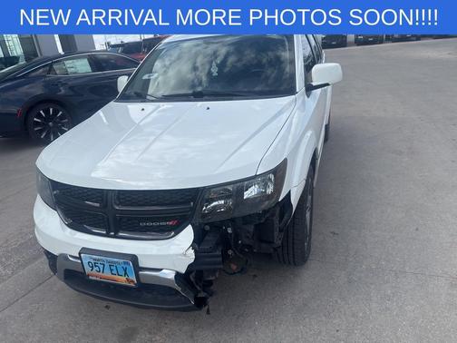 White 2016 Dodge Journey Crossroad