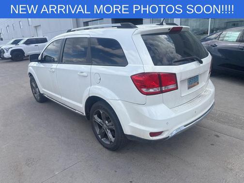 White 2016 Dodge Journey Crossroad