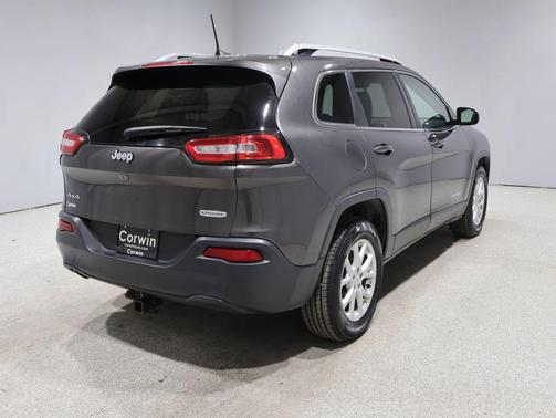Granite Crystal Metallic Clearcoat 2018 Jeep Cherokee Latitude Plus