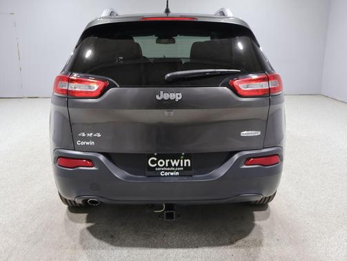 Granite Crystal Metallic Clearcoat 2018 Jeep Cherokee Latitude Plus