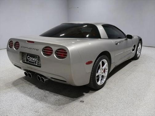 2000 Chevrolet Corvette Base