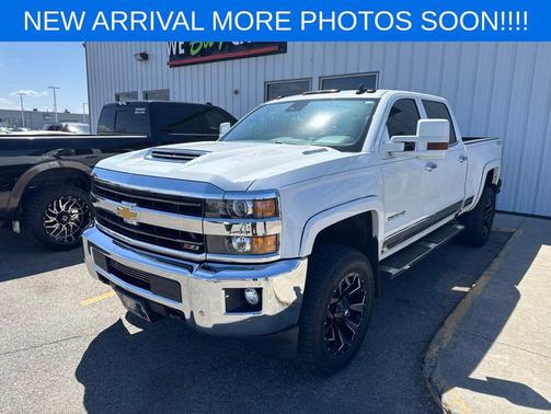 Summit White 2019 Chevrolet Silverado 3500 LTZ