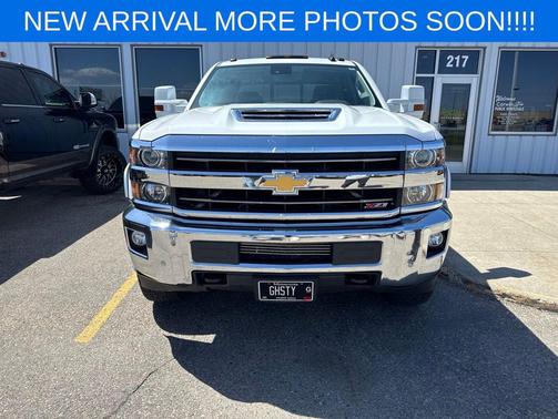 Summit White 2019 Chevrolet Silverado 3500 LTZ
