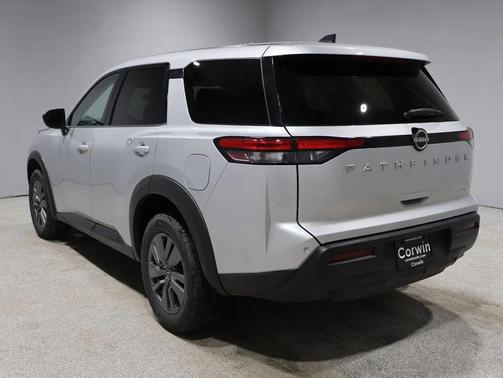 2024 Nissan Pathfinder S 4WD