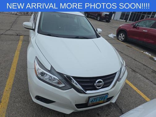 Pearl White 2017 Nissan Altima 2.5 SL