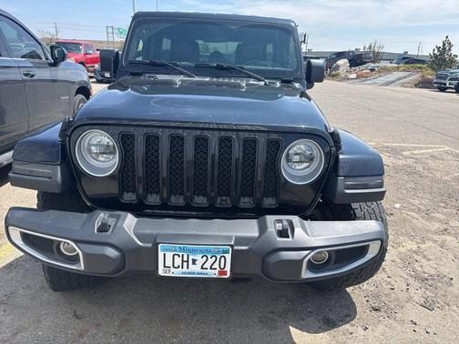 Black Clearcoat 2018 Jeep Wrangler Unlimited Sahara