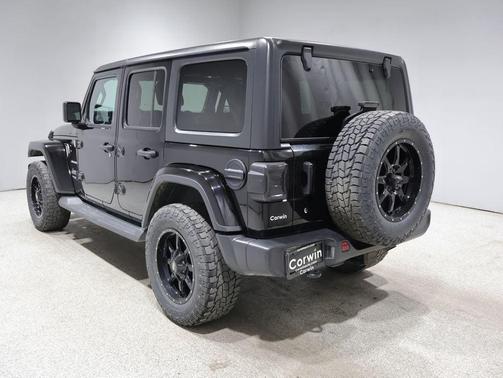 Black Clearcoat 2018 Jeep Wrangler Unlimited Sahara