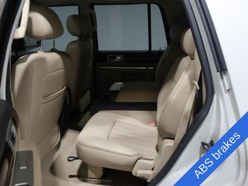 Beige 2006 Lincoln Navigator Luxury