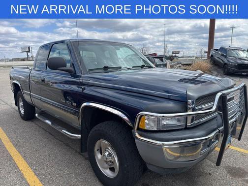 Blue 2001 Dodge Ram 1500