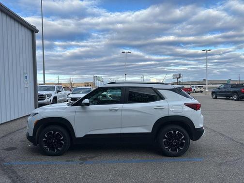 Summit White 2023 Chevrolet Trailblazer LT