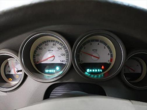 2008 Dodge Magnum Base