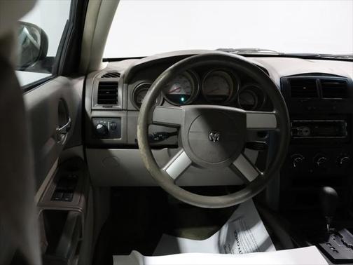 2008 Dodge Magnum Base