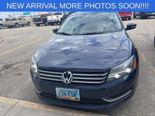 Night Blue 2013 Volkswagen Passat 2.5L Wolfsburg Edition