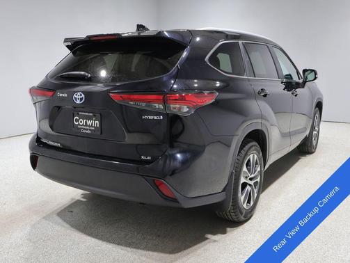 Midnight Black 2023 Toyota Highlander Hybrid XLE