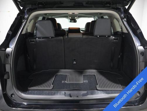 Midnight Black 2023 Toyota Highlander Hybrid XLE