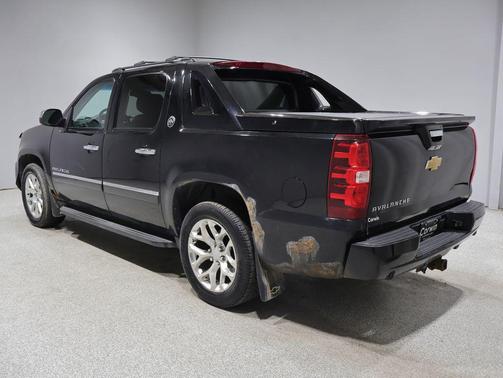 Black 2013 Chevrolet Avalanche LTZ