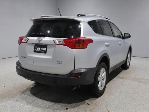 Classic Silver 2013 Toyota RAV4 XLE