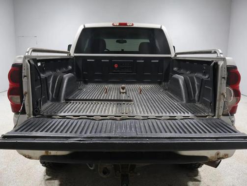 2004 Chevrolet Silverado 2500 LS H/D Extended Cab
