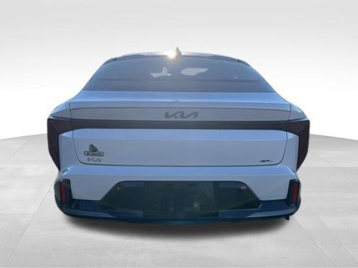 Snow White Pearl 2025 Kia K4 GT-Line