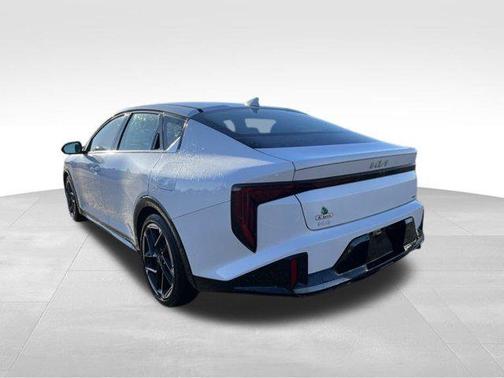 Snow White Pearl 2025 Kia K4 GT-Line