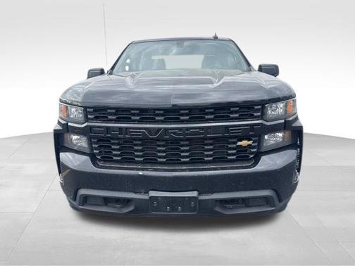 Black 2019 Chevrolet Silverado 1500 Custom