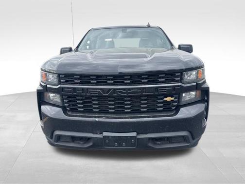 Black 2019 Chevrolet Silverado 1500 Custom
