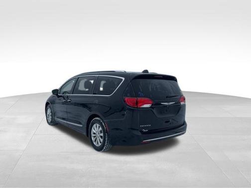 2018 Chrysler Pacifica Touring-L