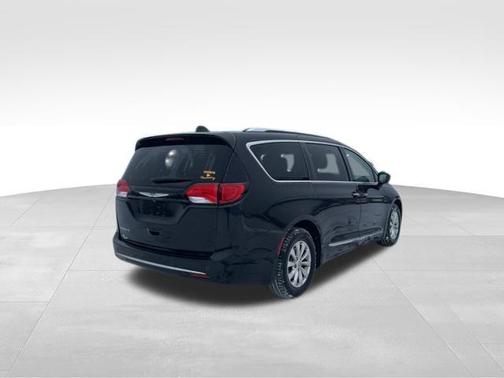 2018 Chrysler Pacifica Touring-L