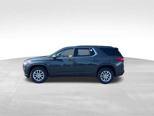 Graphite Metallic 2020 Chevrolet Traverse LT Cloth