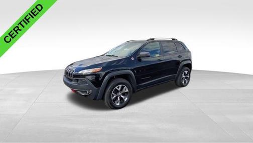 Diamond Black Crystal Pearl 2017 Jeep Cherokee Trailhawk