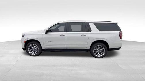 Iridescent Pearl Tricoat 2023 Chevrolet Suburban RST