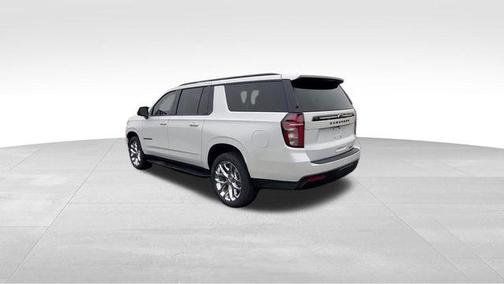 Iridescent Pearl Tricoat 2023 Chevrolet Suburban RST