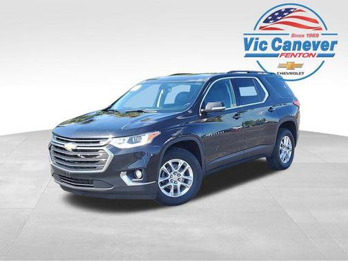 Mosaic Black Metallic 2020 Chevrolet Traverse LT Leather