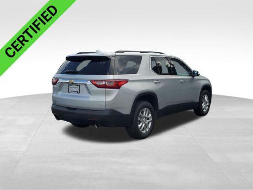 Silver Ice Metallic 2021 Chevrolet Traverse LT Cloth