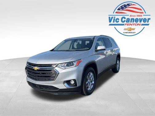 Silver Ice Metallic 2021 Chevrolet Traverse LT Cloth