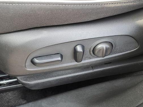 Sterling Gray Metallic 2023 Chevrolet Trailblazer LT