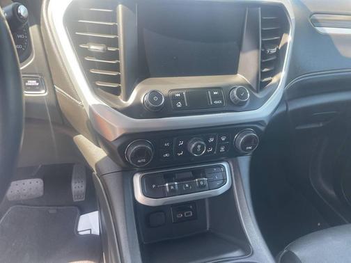 2023 GMC Acadia SLT 4dr SUV