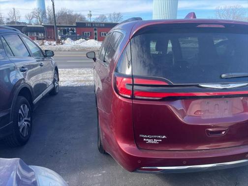 2022 Chrysler Pacifica Touring L