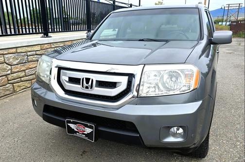 Grey 2009 Honda Pilot Touring