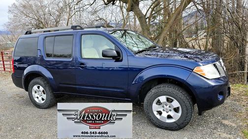 2011 Nissan Pathfinder LE