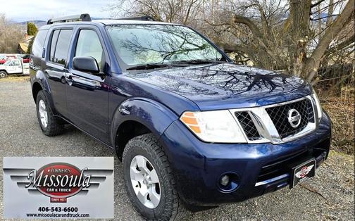 2011 Nissan Pathfinder LE