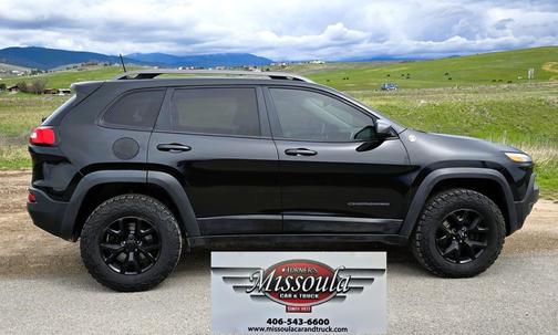 Brilliant Black Crystal Pearlcoat 2016 Jeep Cherokee Trailhawk