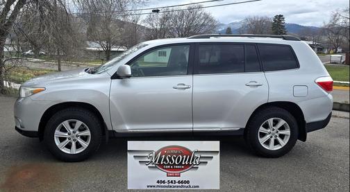 Classic Silver Metallic 2012 Toyota Highlander SE