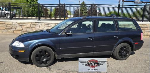 Blue 2005 Volkswagen Passat GLS V6 4Motion
