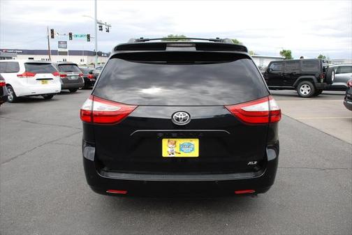 2016 Toyota Sienna XLE