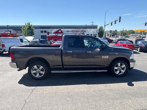 Granite Crystal Metallic Clearcoat 2016 RAM 1500 Big Horn