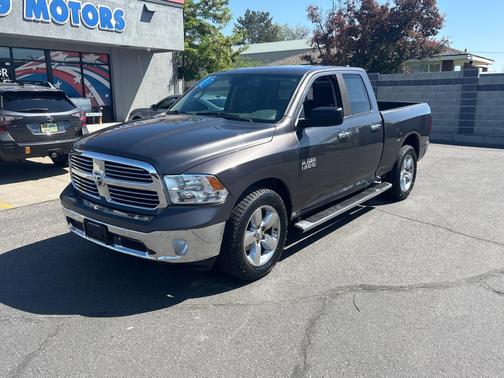 Granite Crystal Metallic Clearcoat 2016 RAM 1500 Big Horn